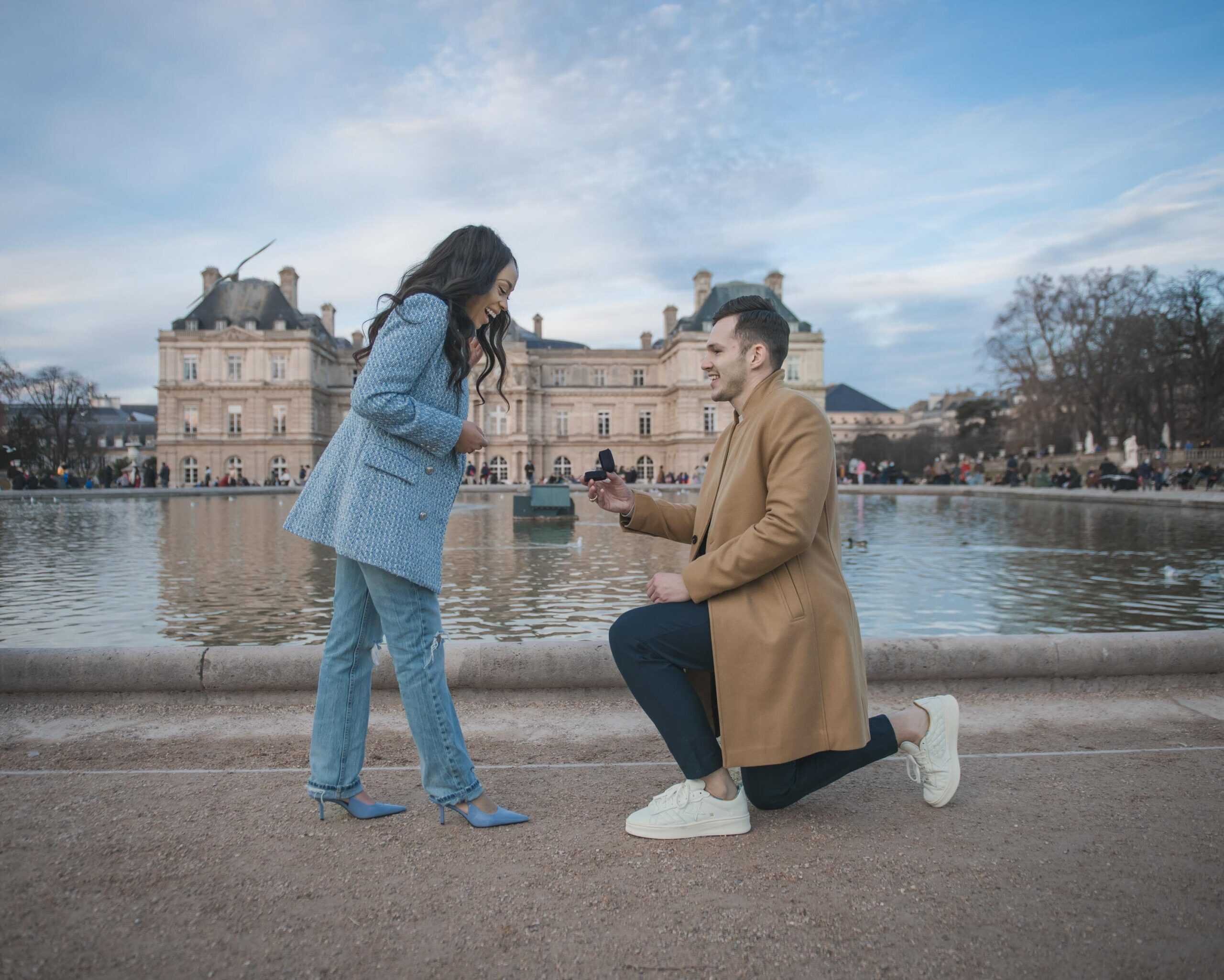 Surprise proposal in Luxembourg Garden, Paris