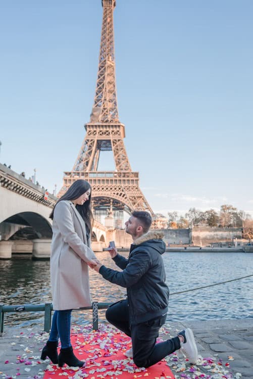 Surprise proposal at Port Debilly with Eiffel Tower